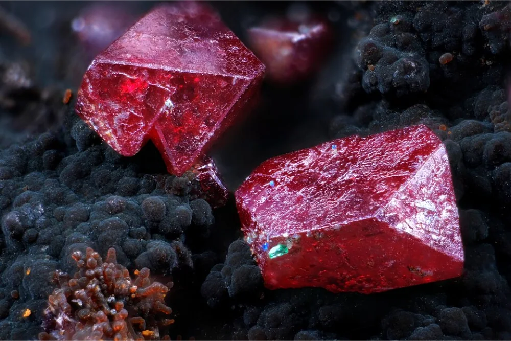 Cuprite: High-Grade Oxide Copper Ore